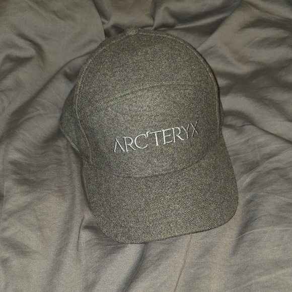 Arc'teryx Other - Arc'teryx Charcoal Wool Cap